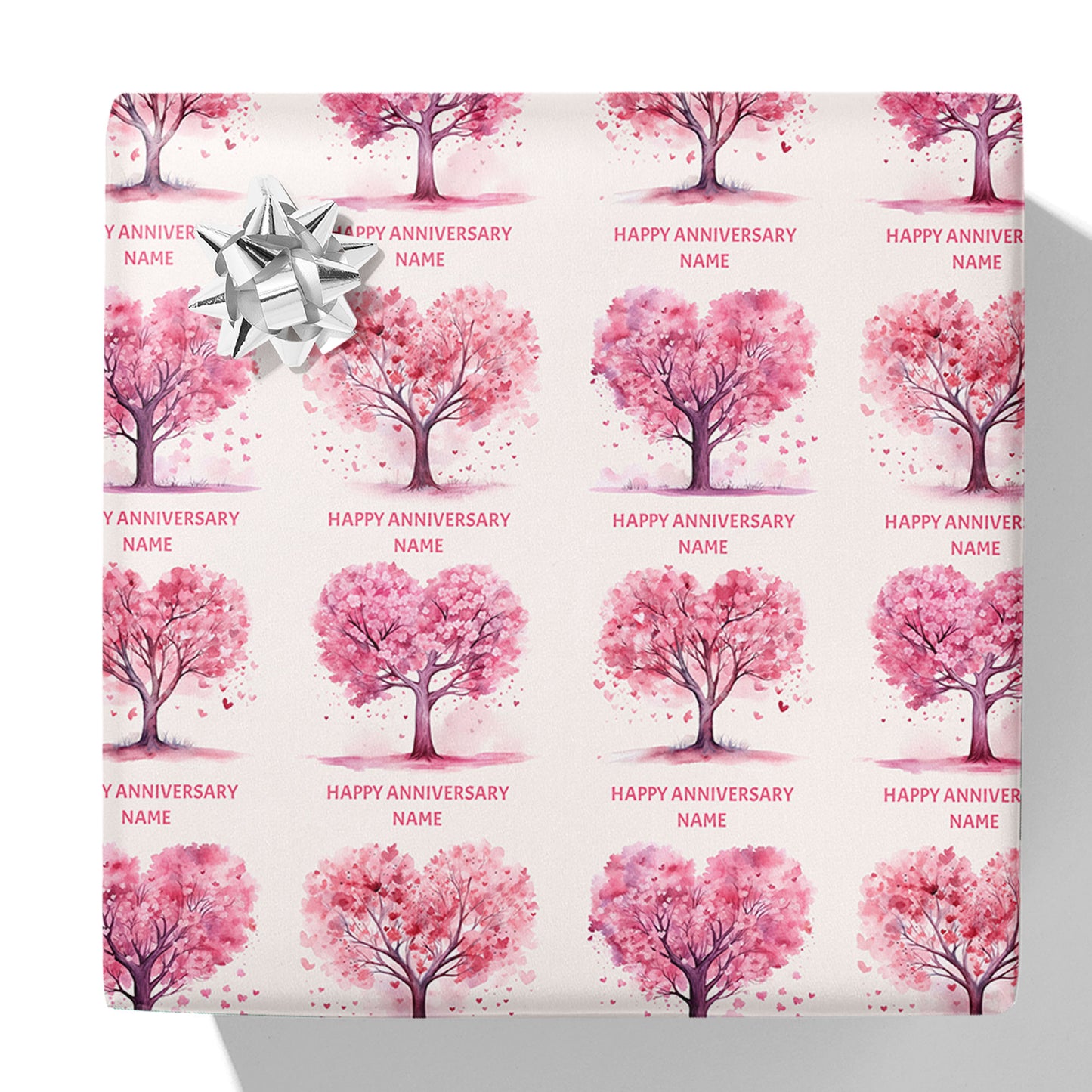 Geschenkverpackung mit Namen „Love Trees“ zum Jahrestag