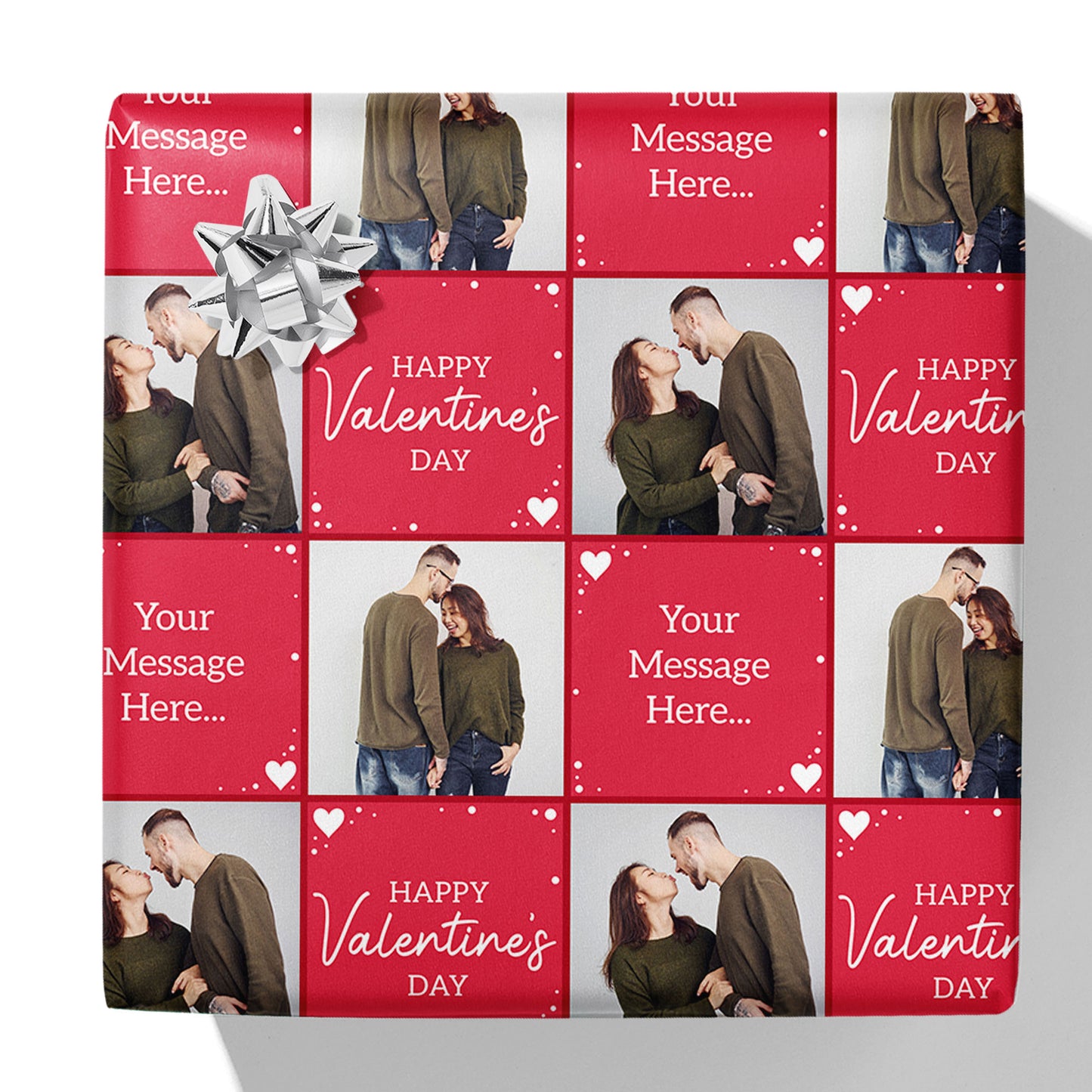 Rotes Geschenkpapier zum Valentinstag mit Foto und Nachricht